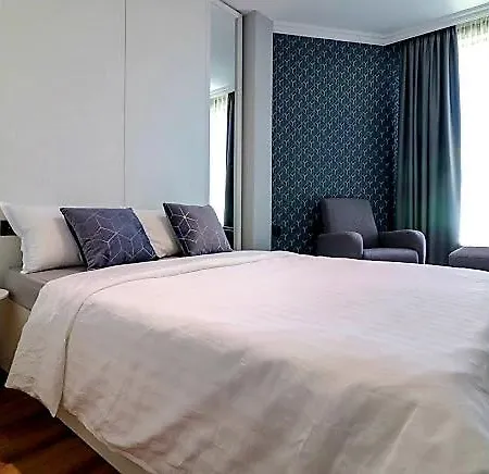 Kalianny Stylish And Cozy Apartment Near The Sea Apartmán